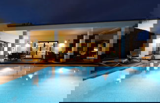 Photo 1 - Beautiful 5-bed Villa in Playa Blanca