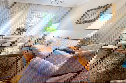 Photo 3 - Chic Flat With Balcony Close to Caddebostan Shore