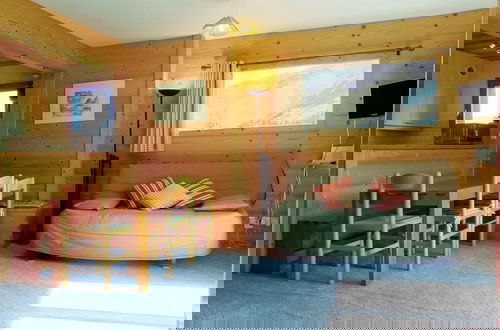 Foto 8 - Majestic Apartment in Meribel-mottaret Close to Skiing