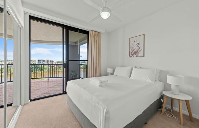 The Oasis Apartments - Photo 7