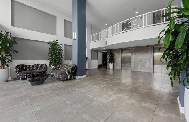 The Oasis Apartments - Photo 3