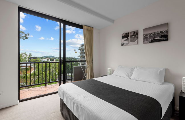 The Oasis Apartments - Photo 5
