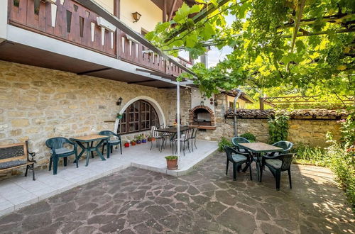 Photo 36 - Lovely 5-bed Authentic House in the Arbanasi