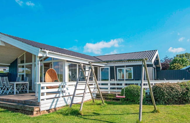 Spacious Holiday Home in Egernsund with Hot Tub - Foto 1