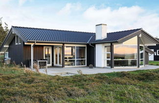 Foto 1 - Vibrant Holiday Home in Jutland near Sea