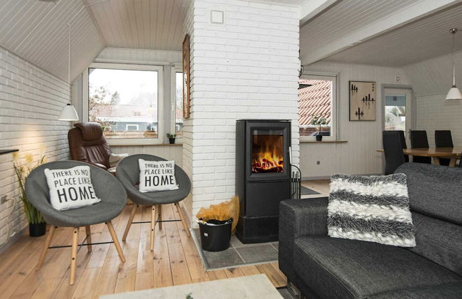 12 Person Holiday Home in Glesborg - Foto 19