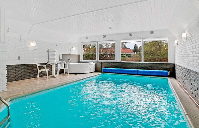 12 Person Holiday Home in Glesborg - Foto 8