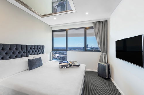 Photo 5 - Meriton Suites Kent Street, Sydney