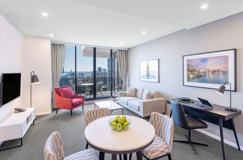 Photo 38 - Meriton Suites Kent Street, Sydney