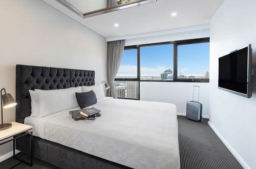 Photo 7 - Meriton Suites Kent Street, Sydney