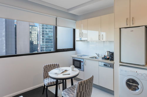 Photo 34 - Meriton Suites Kent Street, Sydney