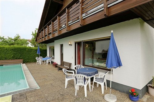 Foto 16 - Apartment in Armsfeld With Heated Outdoor Pool