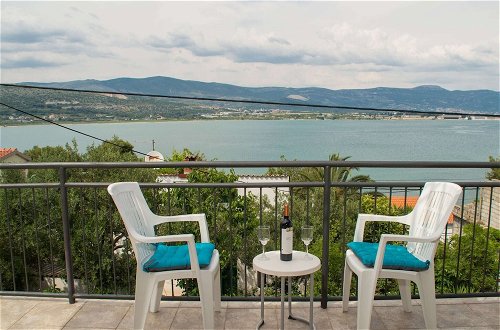 Foto 38 - Quaint Holiday Home in Mastrinka With Balcony