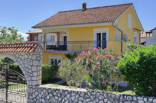 Photo 40 - Spacious House Apartment With Terrace, Near the Beach