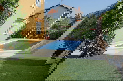 Photo 43 - Spacious House Apartment With Terrace, Near the Beach