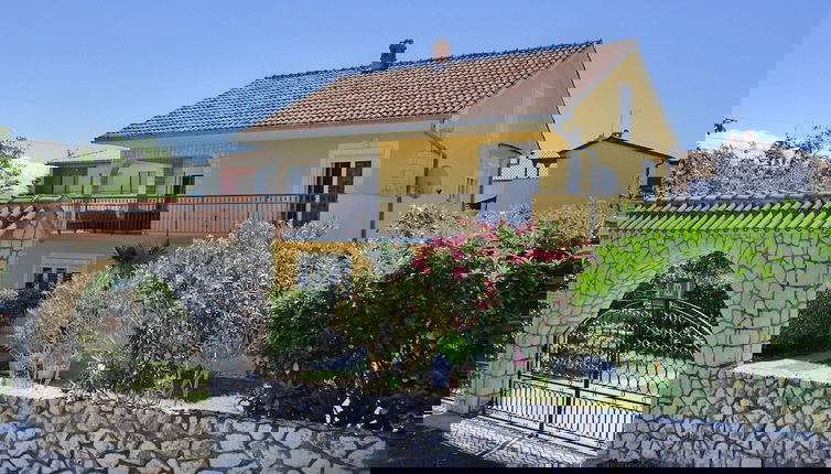 Foto 1 - Spacious House Apartment With Terrace, Near the Beach
