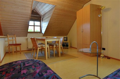 Photo 10 - Homely Apartment with BBQ in Riedenburg Prunn near Forest