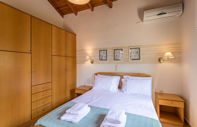 Lithos Stoupa Villas - Photo 19