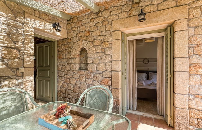Lithos Stoupa Villas - Photo 9