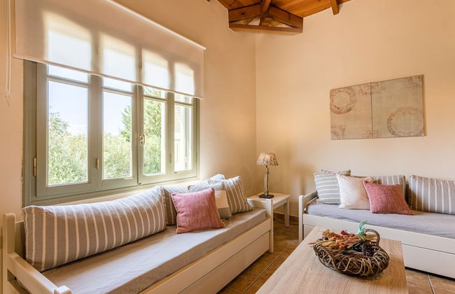 Lithos Stoupa Villas - Photo 17