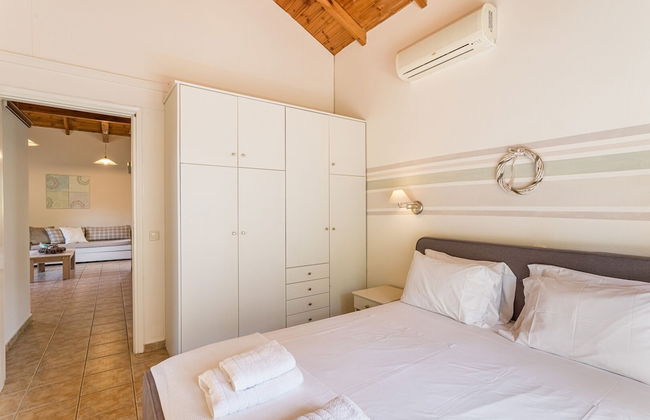 Lithos Stoupa Villas - Photo 10