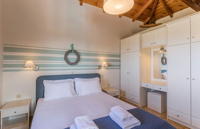 Lithos Stoupa Villas - Photo 33