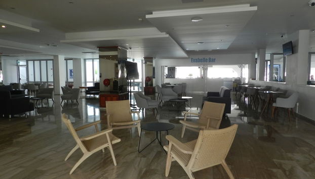 Coin salon dans le hall