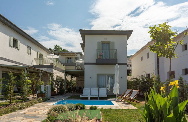 Sea and Sun Luxury Pools' Villas - Photo 31