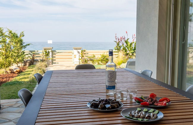 Sea and Sun Luxury Pools' Villas - Photo 27