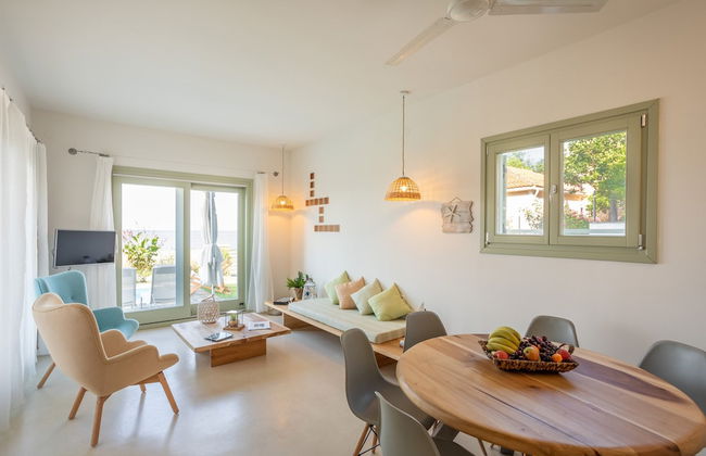 Sea and Sun Luxury Pools' Villas - Photo 25