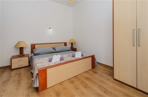 Foto 3 - A1 -spacious Apartment w Patio 40m From the Beach