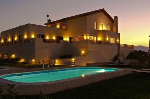 Photo 28 - Luxurious Panoramic View Villa