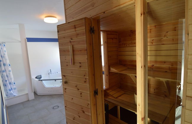 Lovely Modern Cottage With Sauna, Bubble Baths and Even a Beach on the River - Foto 18