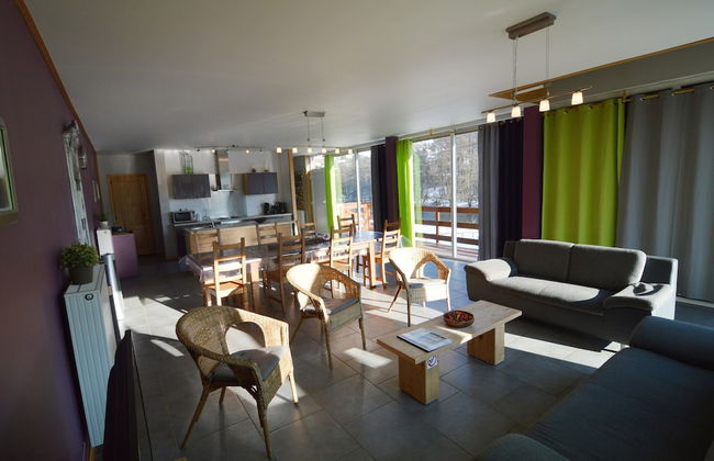 Lovely Modern Cottage With Sauna, Bubble Baths and Even a Beach on the River - Foto 10