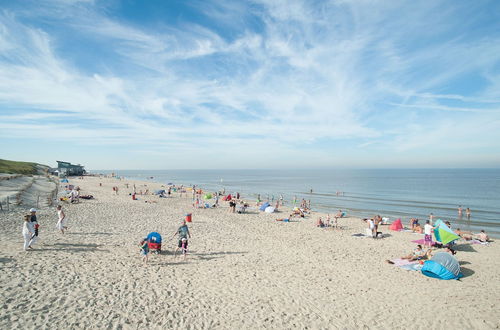 Foto 21 - Charming Holiday Home by the Beach With Sauna, Bubble Bath and Sunbed