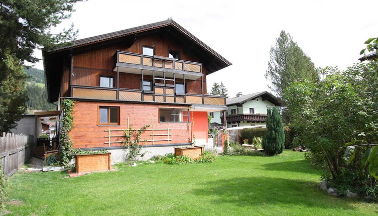 Foto 1 - Wonderful Holiday Home With Mountain Views