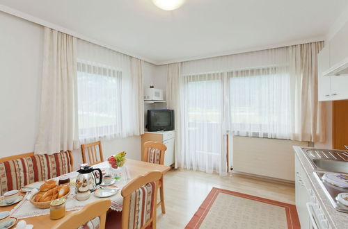 Photo 14 - Beautiful Apartment With Large, Sunny Balcony