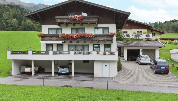 Photo 1 - Beautiful Apartment With Large, Sunny Balcony