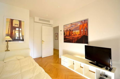 Photo 10 - Vienna Residence High-class Luxury Apartment for up to 6 Happy Guests