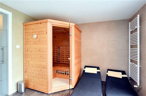 Foto 30 - Luxurious Chalet in Beauraing With Sauna