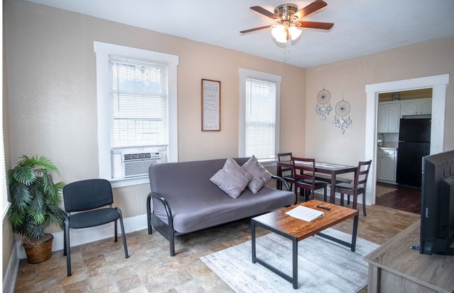 Cozy 2br/1ba Near Downtown Sleeps 8 - Foto 15