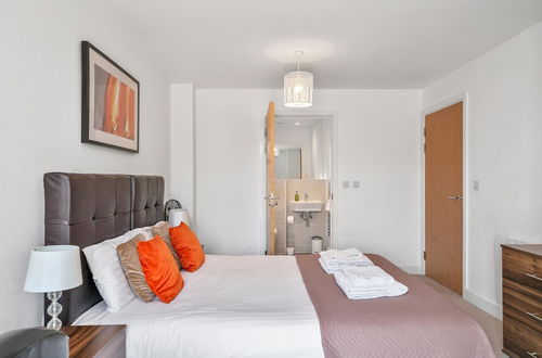 Photo 12 - Kennet House Superior Serviced Apartment