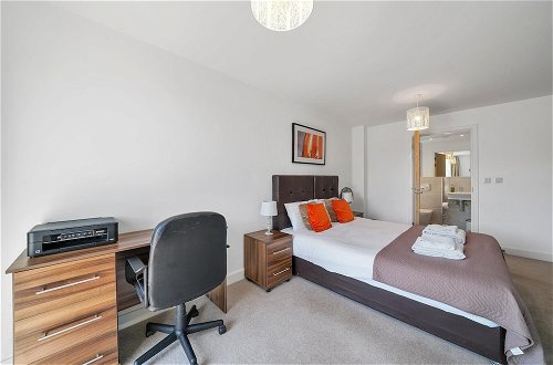Photo 11 - Kennet House Superior Serviced Apartment