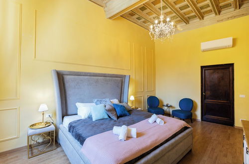 Photo 3 - A Florence Palace - 4 Bedroom Apt - Santa Croce