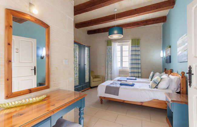 Twilight Gozitan Farmhouse With Pool - Foto 12