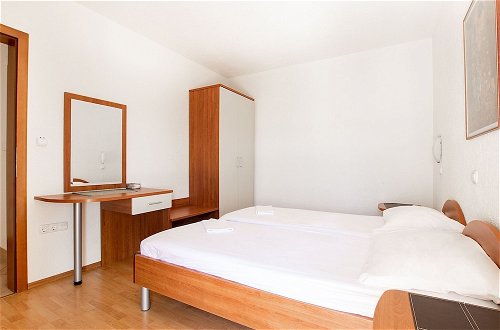 Foto 4 - Snug Apartment in Celina With Swimming Pool