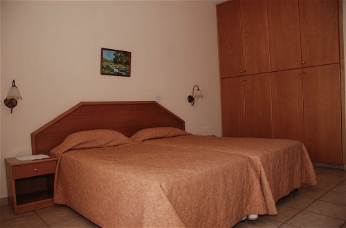 Photo 5 - Kotzias Hotel Apartments