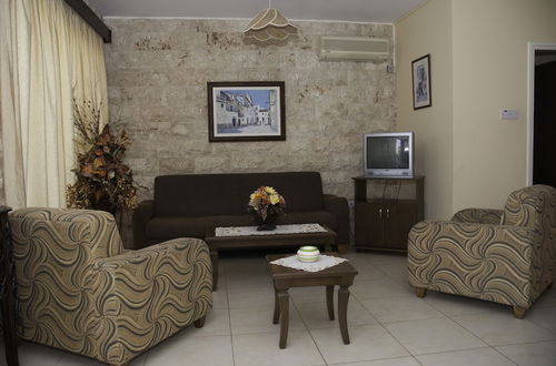 Photo 4 - Kotzias Hotel Apartments