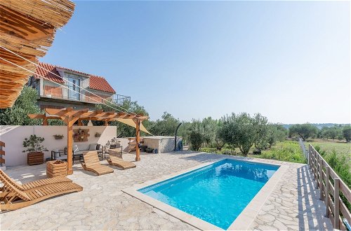 Foto 20 - Boutique Holiday Home in Donje Polje With Pool