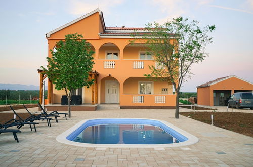 Photo 50 - Charming Holiday Home in Prkos With Swimming Pool